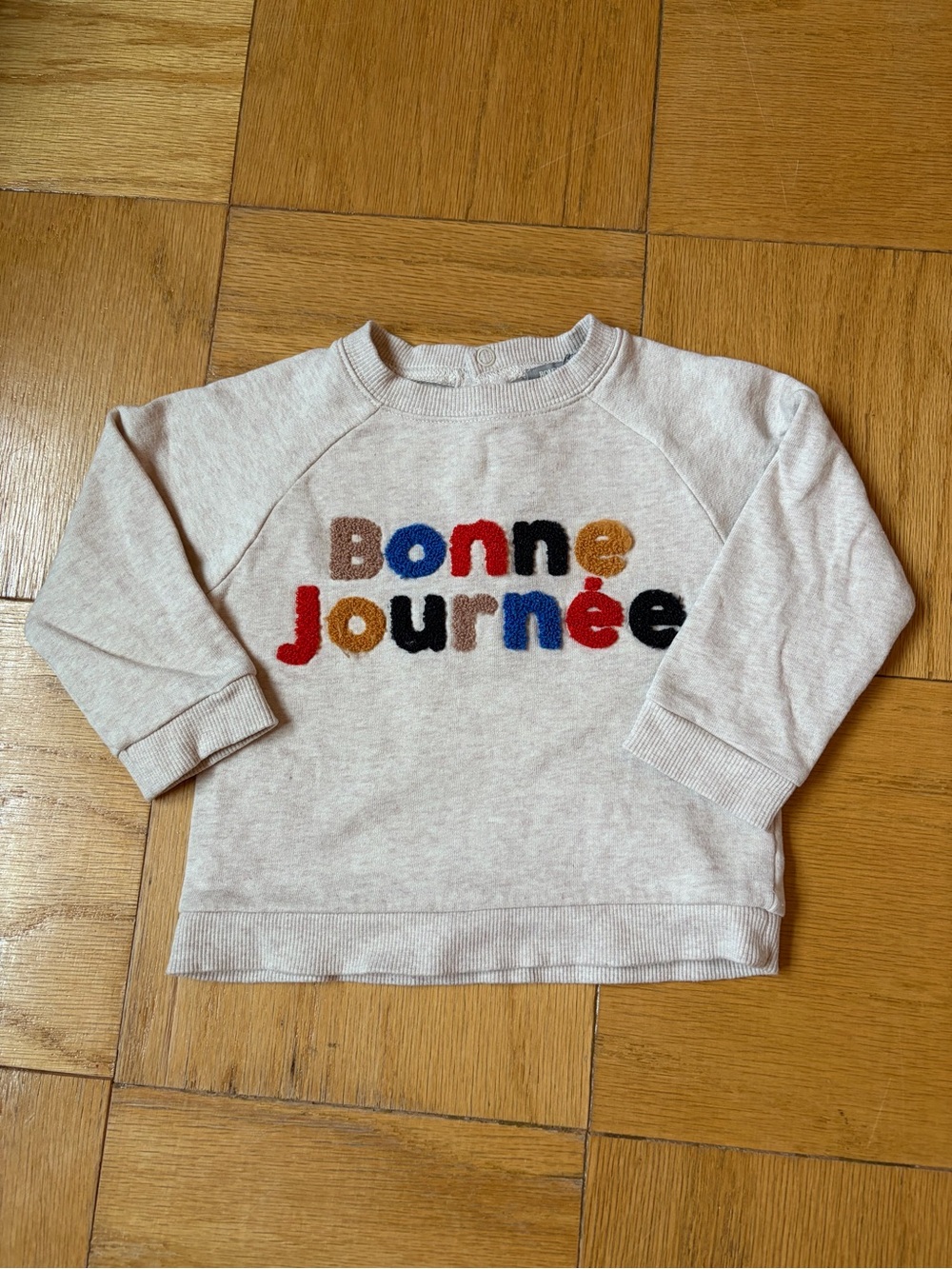 Kids Cream Sweatshirt with Multicolor 'Bonne Journée' Text